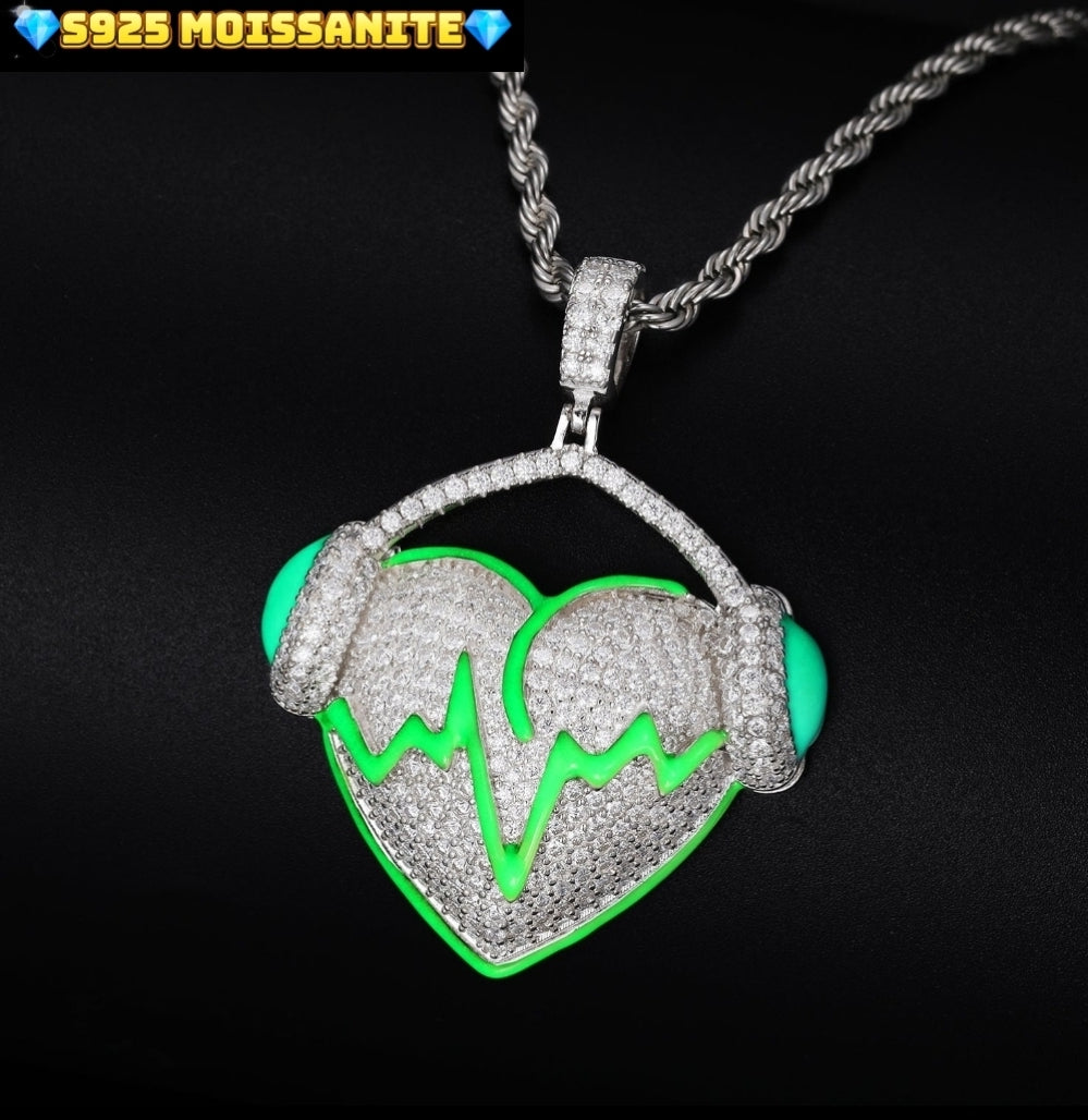 VVS For The Love Of Music Glowing Pendant
